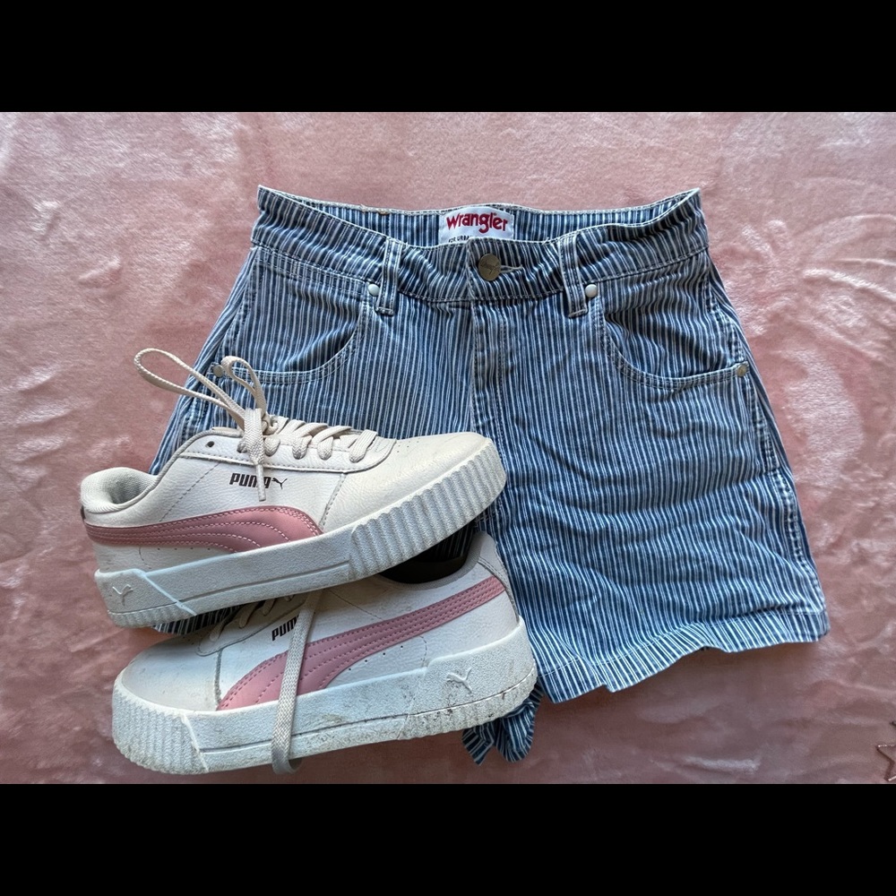 - Wrangler high bell shorts